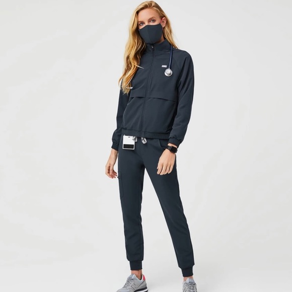 FIGS SYDNEY
Performance Scrub Jacket - Picture 2 of 3